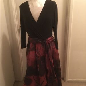 Women’s black/merlot cocktail dress
